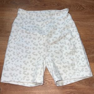 Ultra high waisted mid length shorts ryderwear in the color snow leopard. XS.